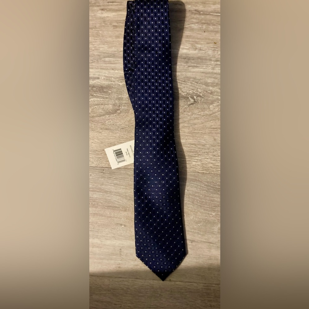 NWT Michael Kors Textured Navy Tie